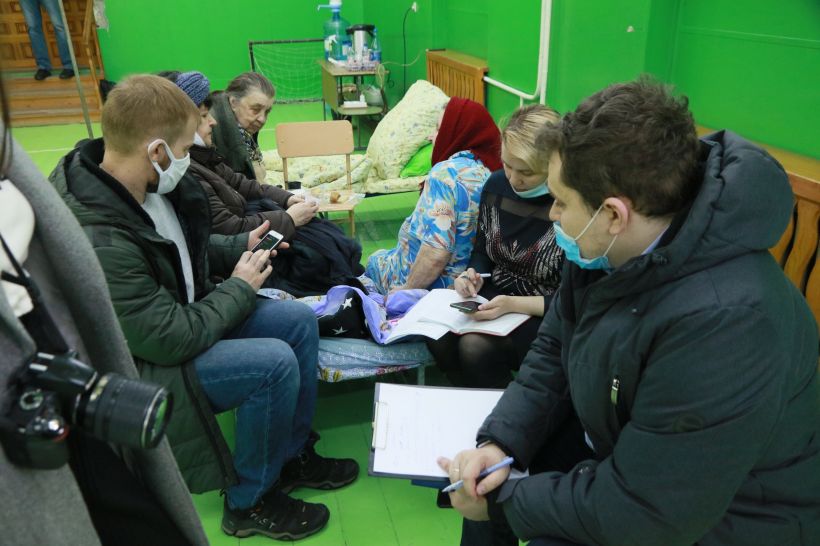 Пункт временного содержания жителей аварийного дома в Барнауле Фото:Олег Укладов