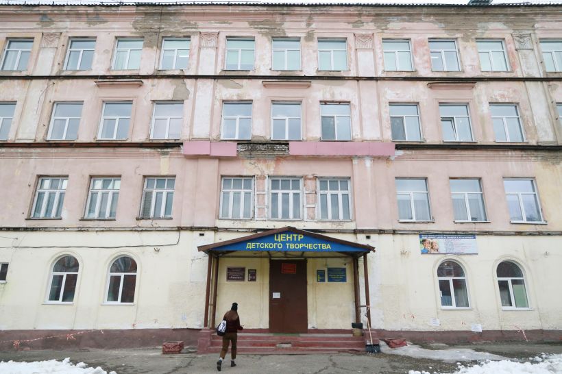 Пункт временного содержания жителей аварийного дома в Барнауле Фото:Олег Укладов