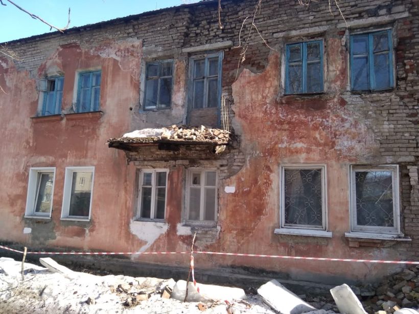 Аварийный дом на Советской Армии в Барнауле Фото:Олег Укладов