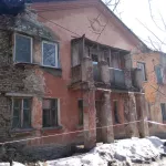 Непригоден для проживания. Власти Барнаула расселят аварийный дом на Советской армии с обрушившейся стеной