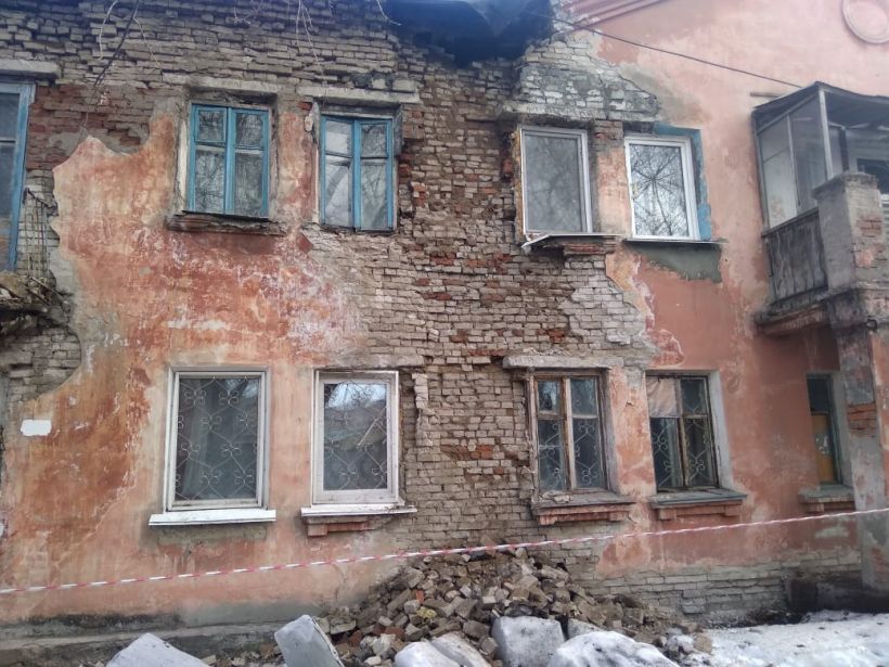 Аварийный дом на Советской Армии в Барнауле Фото:Олег Укладов