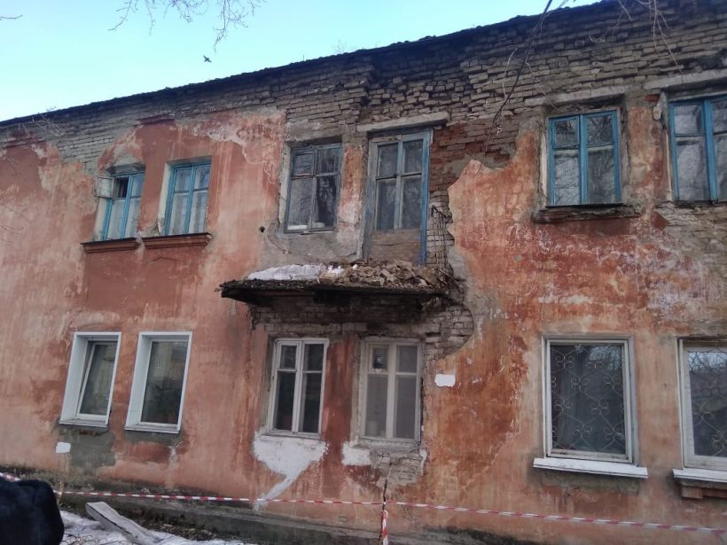 Аварийный дом на Советской Армии в Барнауле Фото:Олег Укладов