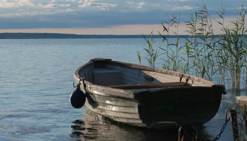 На новосибирском водохранилище перевернулась лодка с тремя женщинами