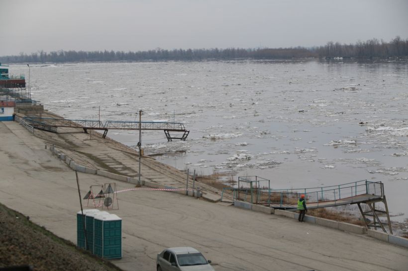 Ледоход на Оби в Барнауле в 2021 году Фото:Олег Укладов