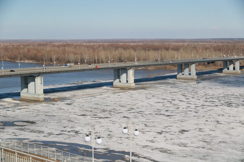 Ледоход на Оби в Барнауле в 2021 году, Новый мост Фото:Олег Укладов
