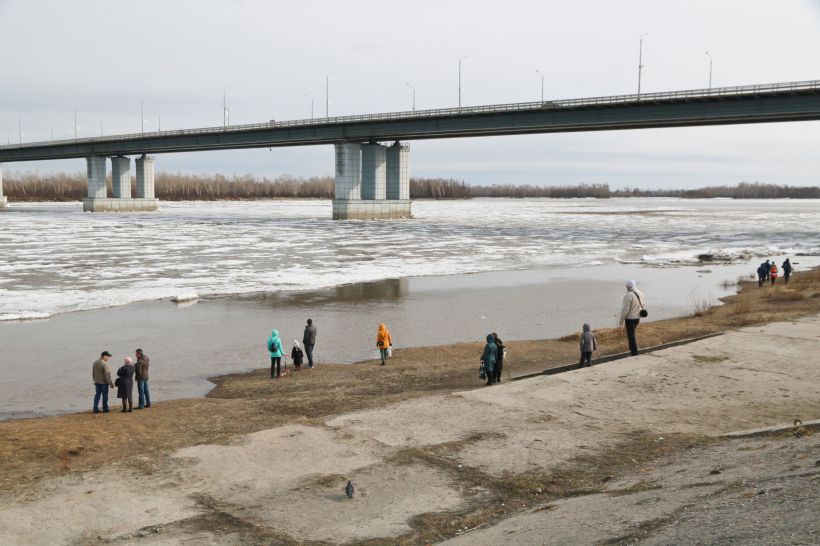Ледоход на Оби в Барнауле в 2021 году, Новый мост Фото:Олег Укладов