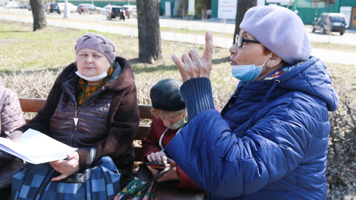 Митинг по поводу аварийного жилья в Барнауле 24.04.2021