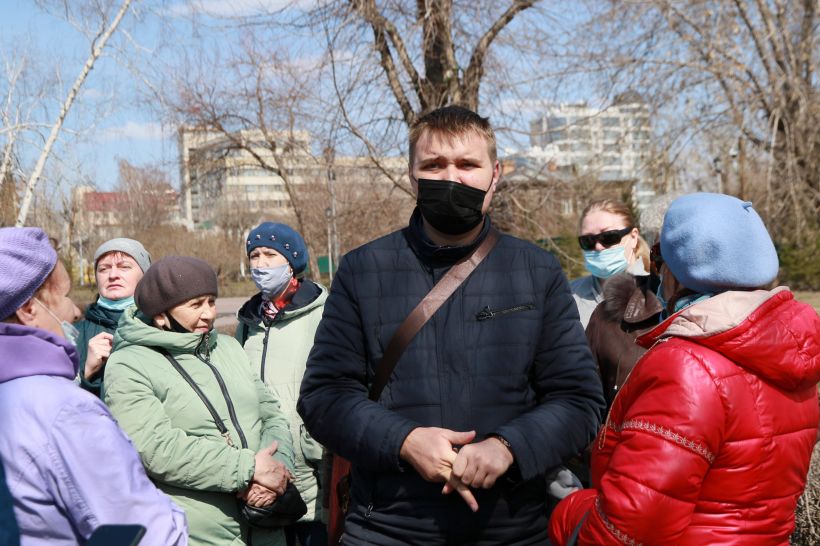 Митинг по поводу аварийного жилья в Барнауле 24.04.2021
 Фото:Олег Укладов