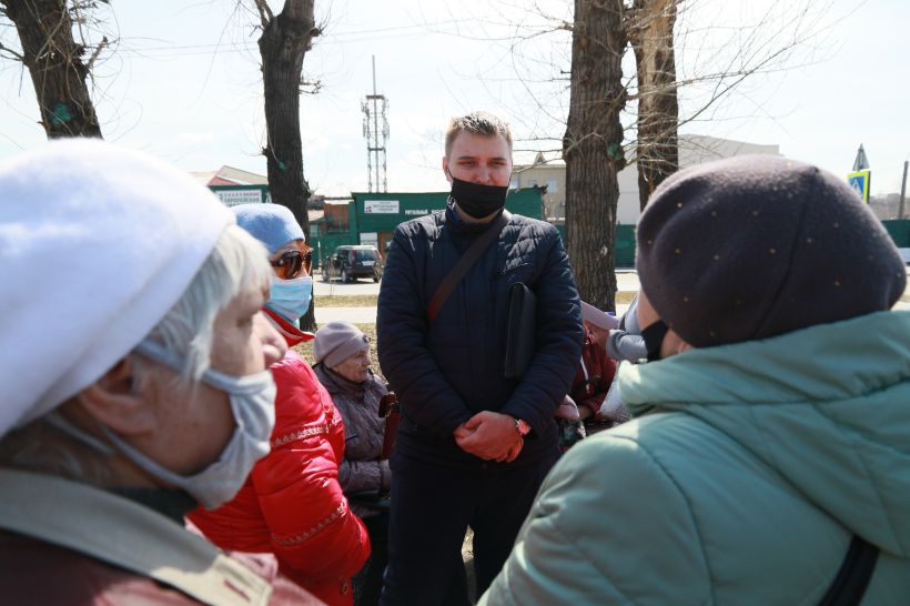 Митинг по поводу аварийного жилья в Барнауле 24.04.2021
 Фото:Олег Укладов