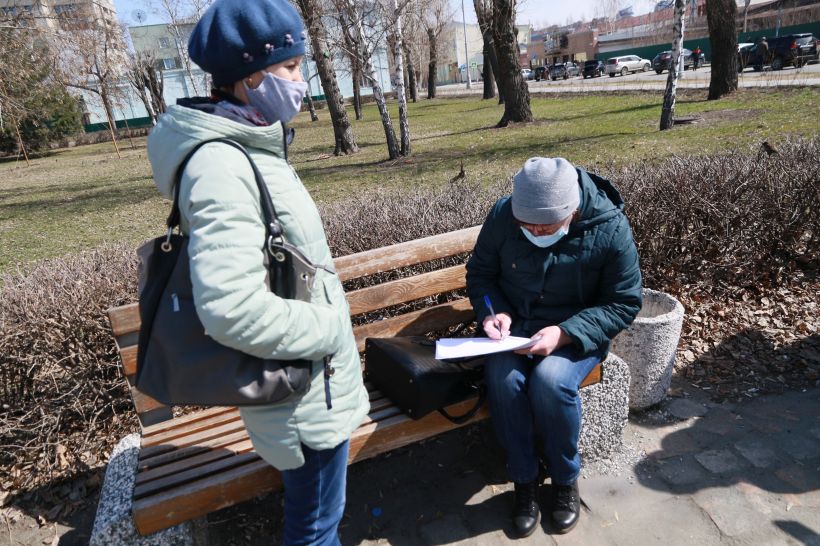 Митинг по поводу аварийного жилья в Барнауле 24.04.2021
 Фото:Олег Укладов