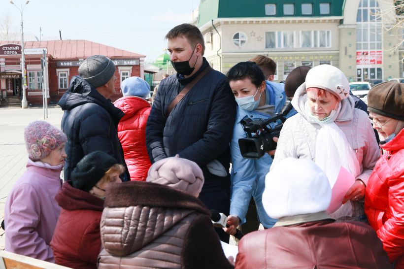 Митинг по поводу аварийного жилья в Барнауле 24.04.2021
 Фото:Олег Укладов