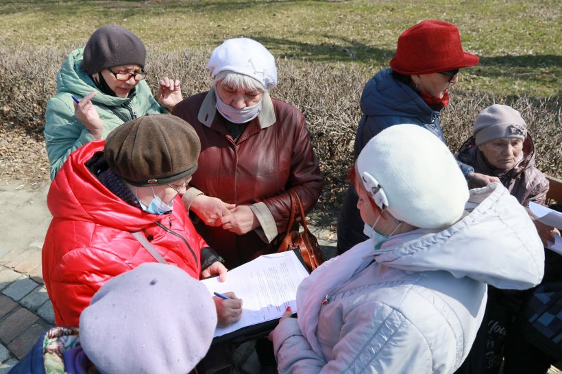 Митинг по поводу аварийного жилья в Барнауле 24.04.2021
 Фото:Олег Укладов