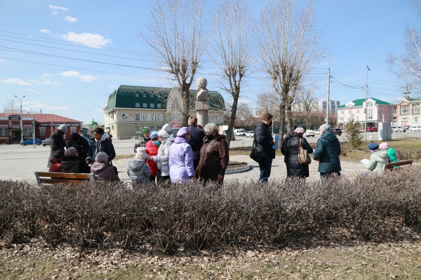 Митинг по поводу аварийного жилья в Барнауле 24.04.2021
 Фото:Олег Укладов