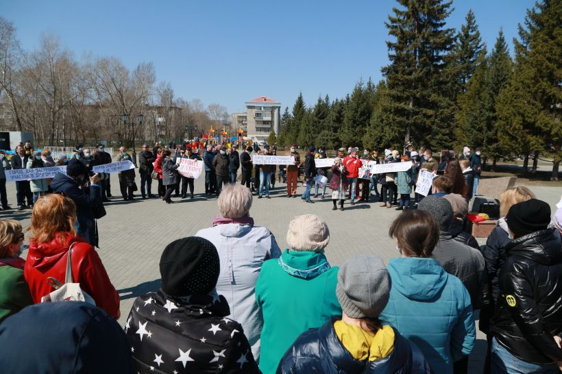Митинг против точечной застройки Барнаула Фото:Олег Укладов