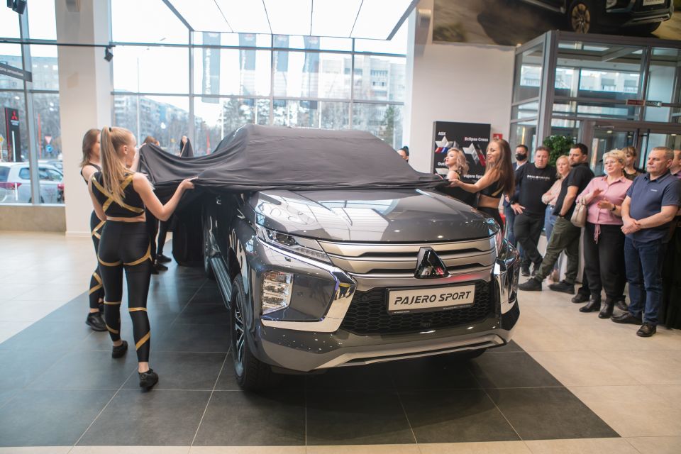 Открытие обновленного «Автоцентра АНТ Mitsubishi» в Барнауле.
