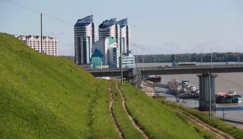 Власти Барнаула собираются потратить 66 млн рублей на стелу «Город трудовой доблести»