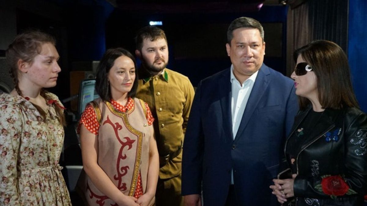 Анжелика Чекурашева, Юлия Бочкарева, Александр Вдовкин, Владимир Полетаев и Диана Гурцкая