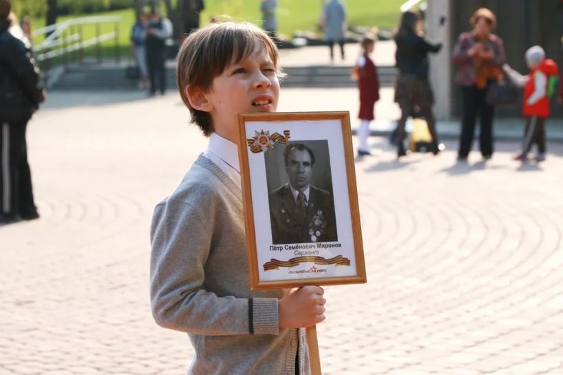 Возложение цветов к монументу ВОВ Фото:Олег Укладов