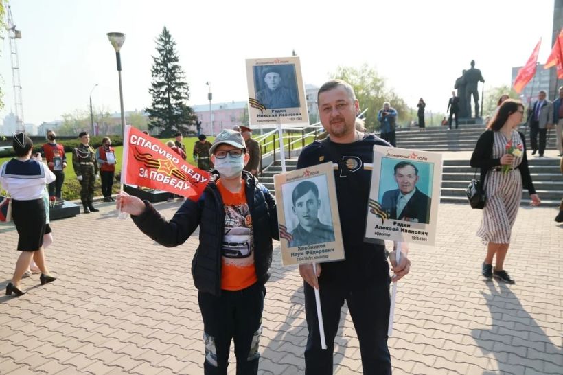 Возложение цветов к монументу ВОВ Фото:Олег Укладов