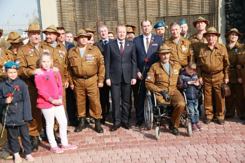 Возложение цветов к монументу ВОВ Фото:Олег Укладов