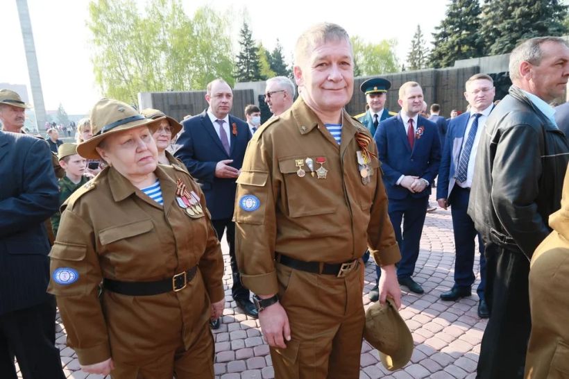 Возложение цветов к монументу ВОВ Фото:Олег Укладов