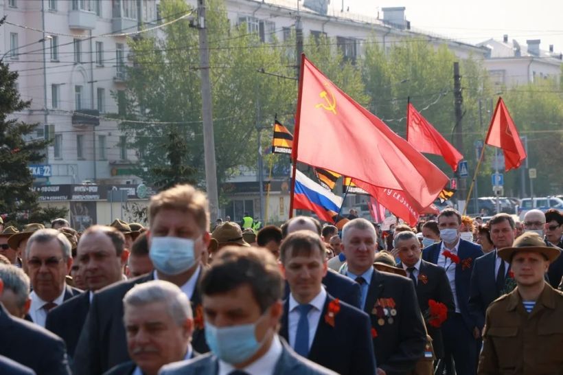 Возложение цветов к монументу ВОВ Фото:Олег Укладов