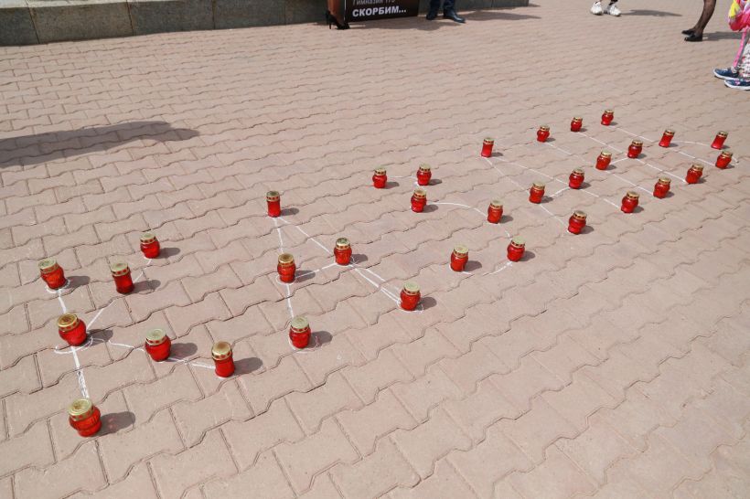 Акция памяти жертвам трагедии в казанской школе Фото:Олег Укладов