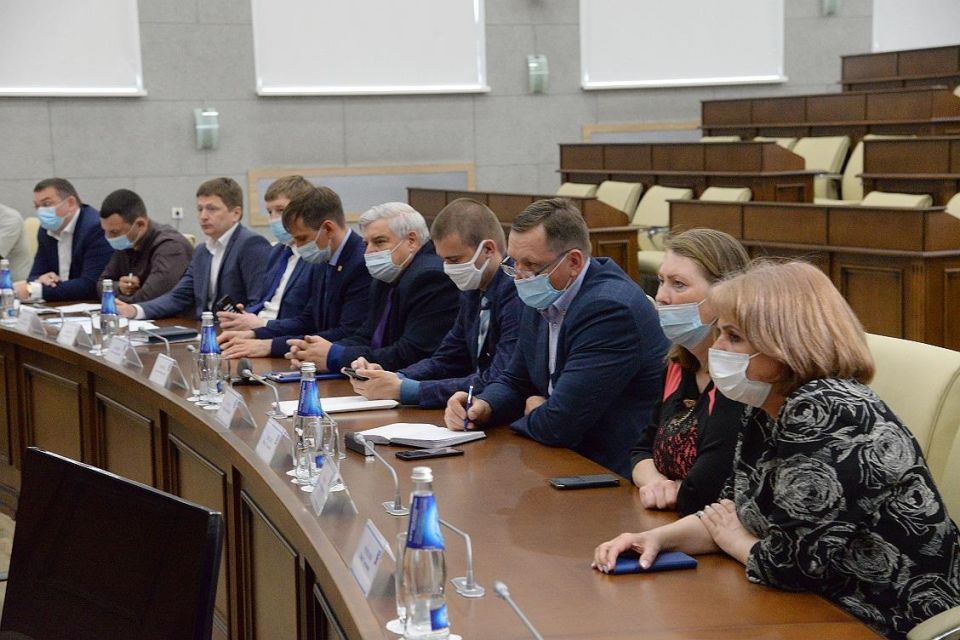 Спор начался около барнаула егэ. Спор начался около барнаула егэ