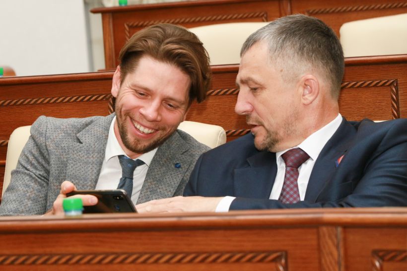 Александр Николайчик и Василий Железовский на сессии АКЗС, 27 мая 2021 года Фото:Олег Укладов