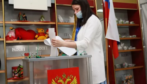 Более 80 тысяч жителей Алтайского края уже посетили очные праймериз «Единой России»