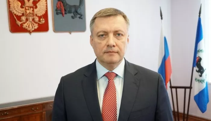 Жене сибирского губернатора пришло 19 штрафов за нарушение ПДД на BMW