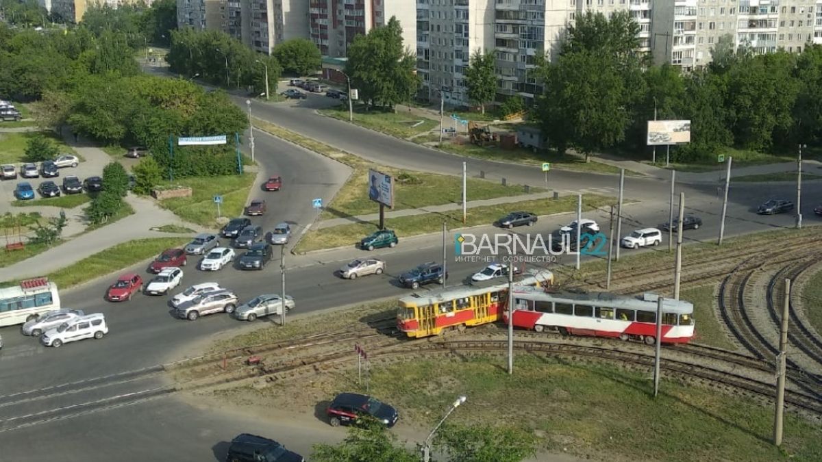 Трамваи столкнулись в Барнауле