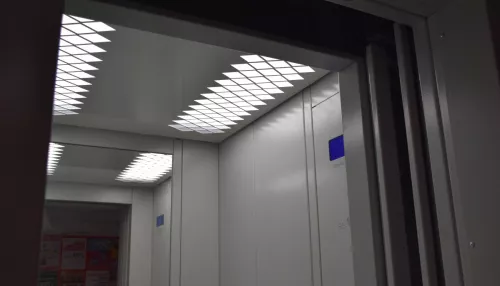 40 лифтов в семи многоэтажках Барнаула попали в программу обновления