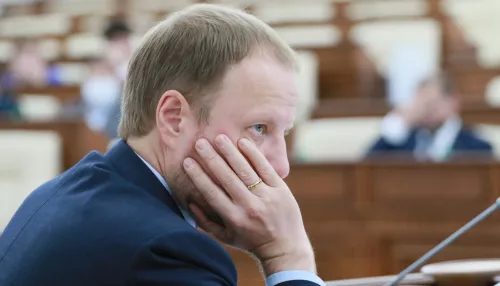 Ох уж эти депутаты. Фоторепортаж с бурной предпоследней сессии парламента Алтайского края