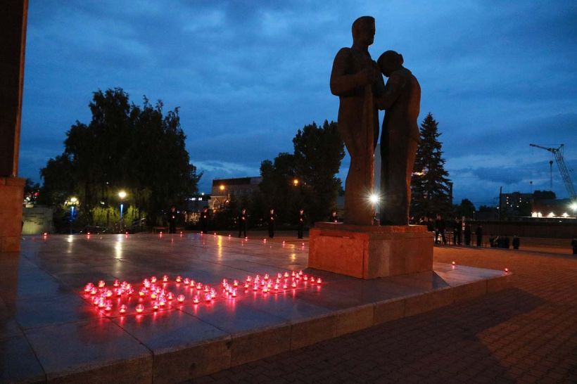 Акция Свеча памяти в Барнауле 21 июня 2021 года Фото:Олег Укладов