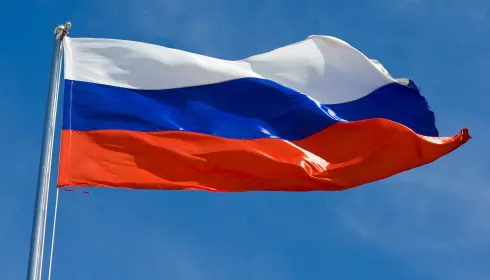 Путин выступил за ежедневное поднятие российского флага в школах