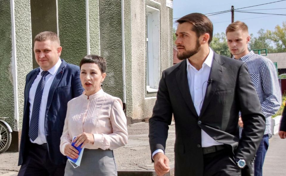 Александр Прокопьев (справа)