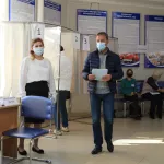 Глава Барнаула Вячеслав Франк посетил избирательный участок и отдал свой голос
