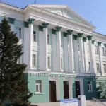 В Барнауле студентов АГИКа вывели на улицу из-за сообщения о минировании