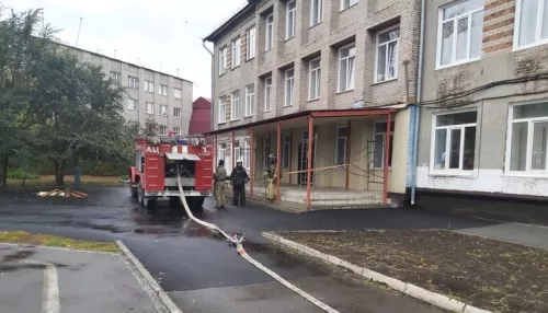 Две сотни учеников эвакуировали из барнаульской школы