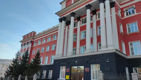 Фасад и начинка. Здание Алтайского краевого суда обновят