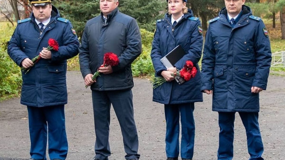 Школе присвоили имя Героя Советского Союза Анатолия Кузьмина
