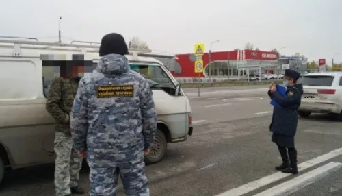 Сотрудники ГИБДД и судебные приставы Алтайского края арестовали 30 автомобилей должников