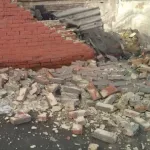Рухнувшая стена насмерть задавила рабочего в Барнауле