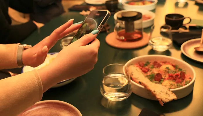 Диетолог развеял миф о вреде ужина после шести вечера