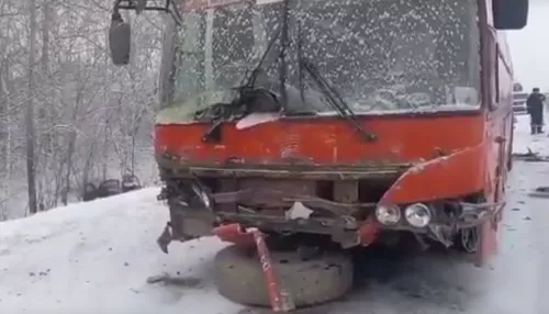 Два человека погибли в ДТП с автобусом на алтайской трассе