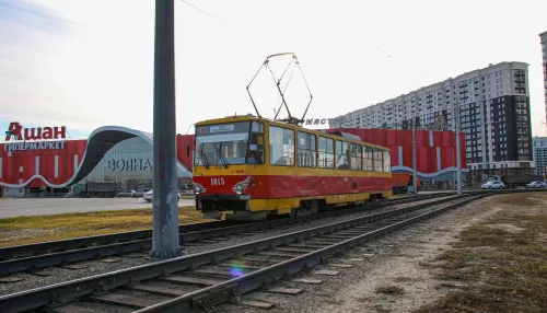 В центре Барнаула выявили опасную трамвайную остановку