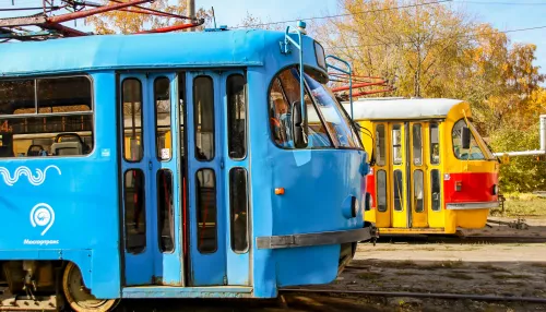 В Барнауле еще устраняют повреждение, которое нарушило движение трамваев