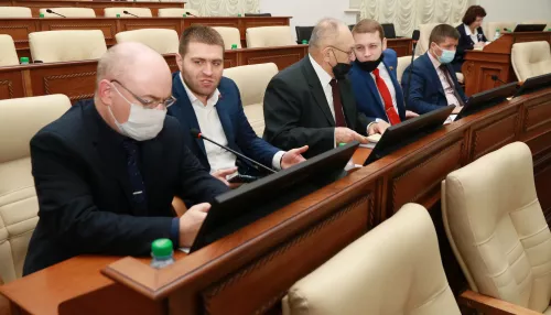 Алтайским «Коммунистам России» пришлось извиняться за гадание на болезни Жириновского