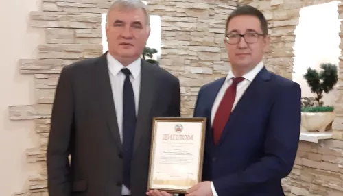Зампред правительства Алтайского края Лукьянов посетил Барнаульский пивоваренный завод